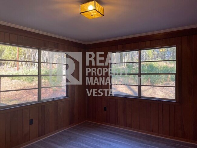 Building Photo - Four Bedroom House in Milledgeville