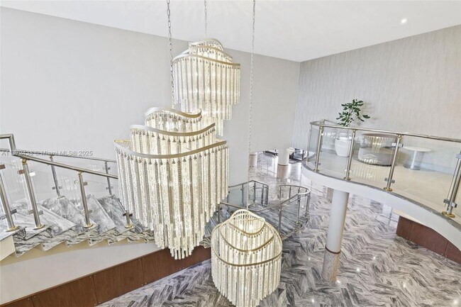 Building Photo - 5401 Collins Ave