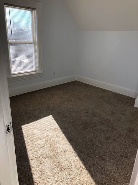 Building Photo - 645 Somerville St