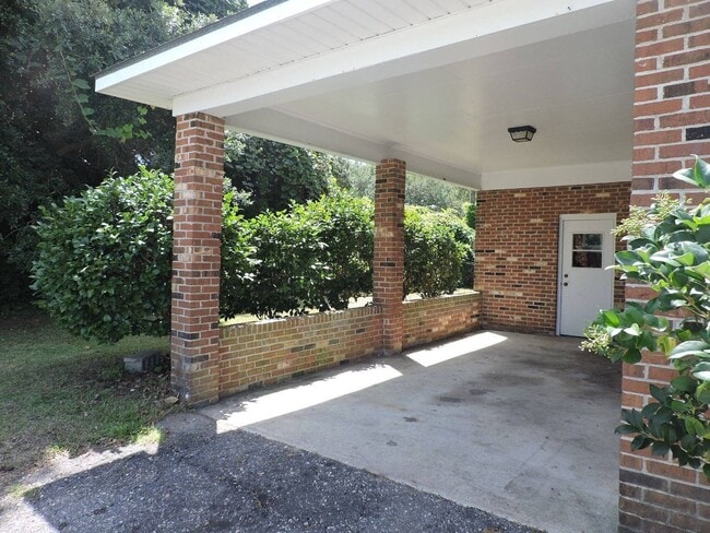 Building Photo - Home in Morehead City