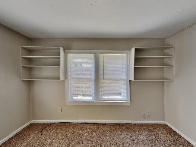 Building Photo - 3613 S Adams St