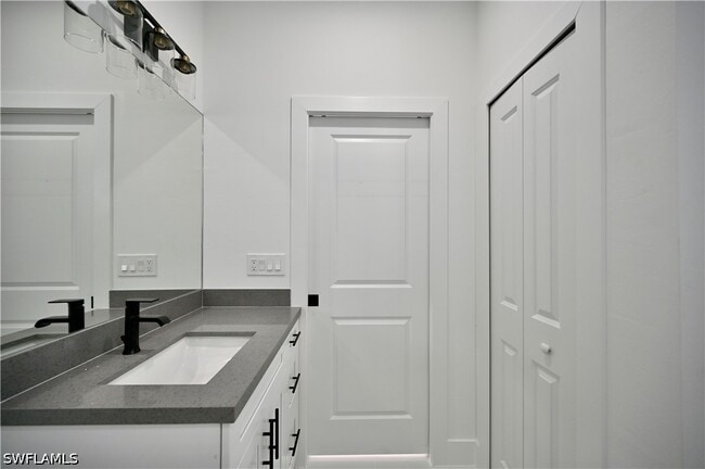 Building Photo - 4107 13th St SW