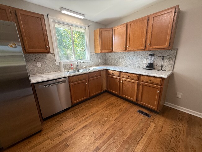 Building Photo - 2034 Ransom Dr
