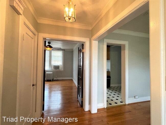 Building Photo - 2 br, 1 bath House - 1013 North Elm St. #C7