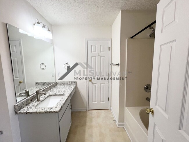 Building Photo - 4504 Conklin Dr