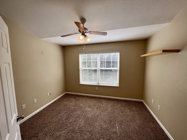 Building Photo - 5225 White Willow Dr