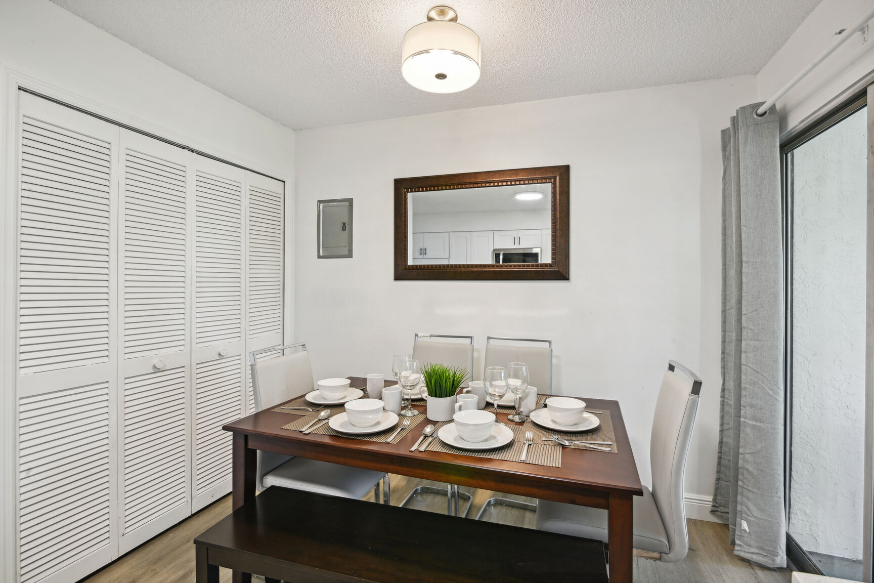 Building Photo - 811 W Magnolia St