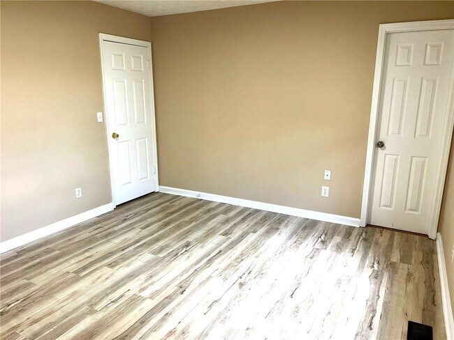 Building Photo - 2868 Rocky Pointe Way