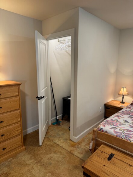 Building Photo - 2091 Fallbrook Ct