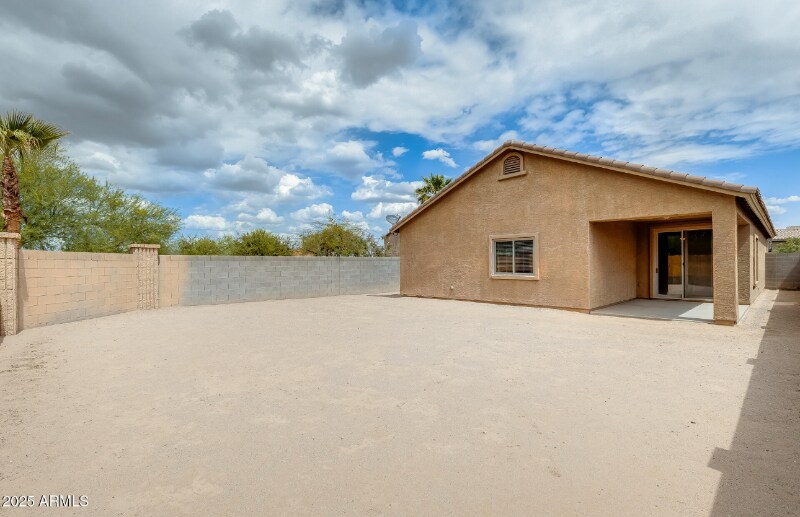 Building Photo - 1979 N Vista Ln