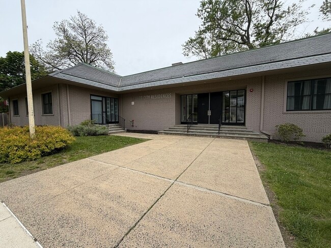 Building Photo - 85 Lowell St