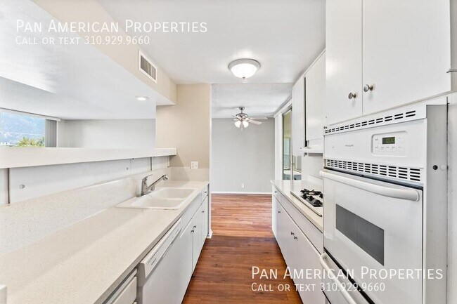 Building Photo - 1155 E Del Mar Blvd