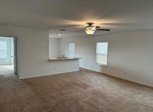 Building Photo - "Charming 3-Bed Oasis with Granite Touches...
