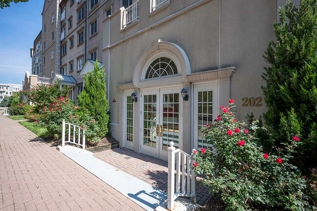 Building Photo - 203 Shearwater Ct W