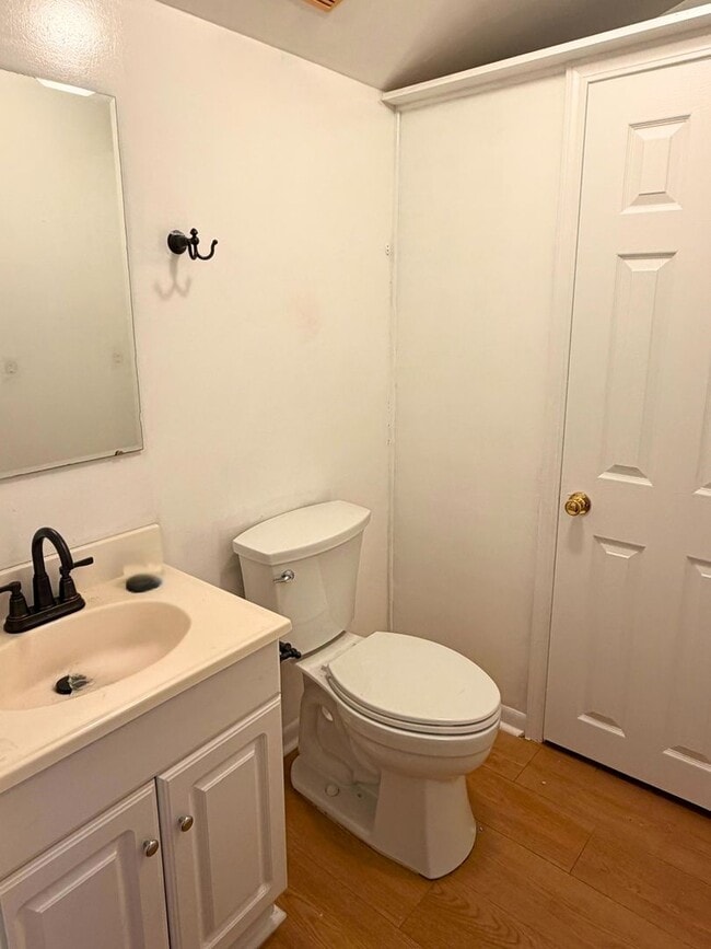 Building Photo - Cottage style home