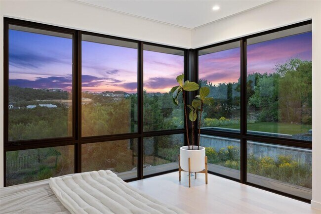 Building Photo - 4202 Serene Hills Dr