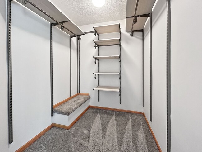 Building Photo - 8449 Forestview Ln N