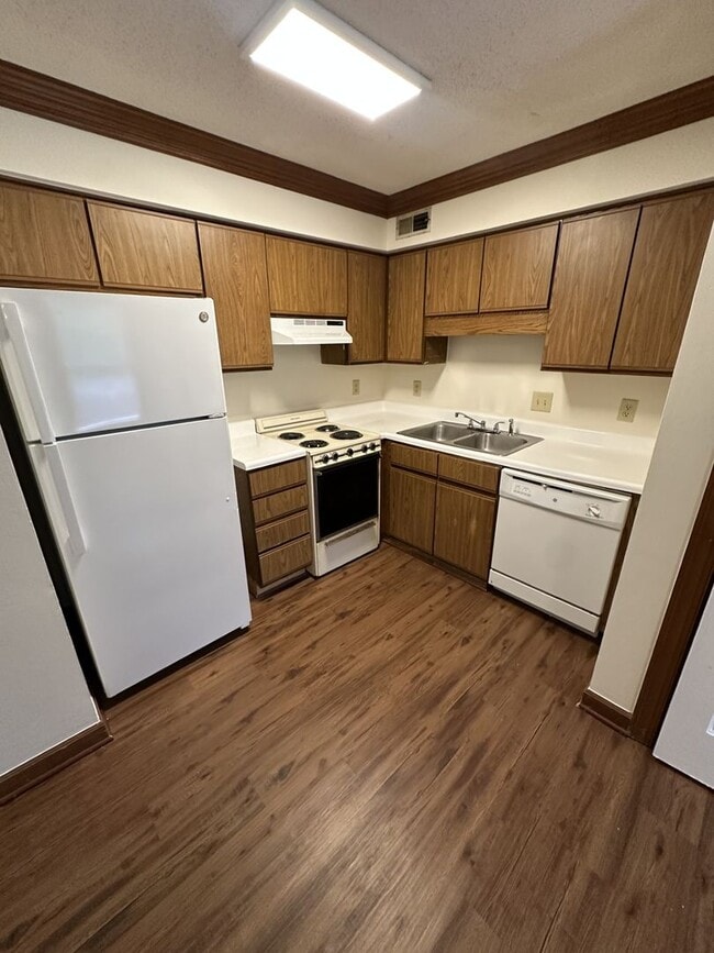 Building Photo - 1 Bedroom 1 Bathroom Condo!