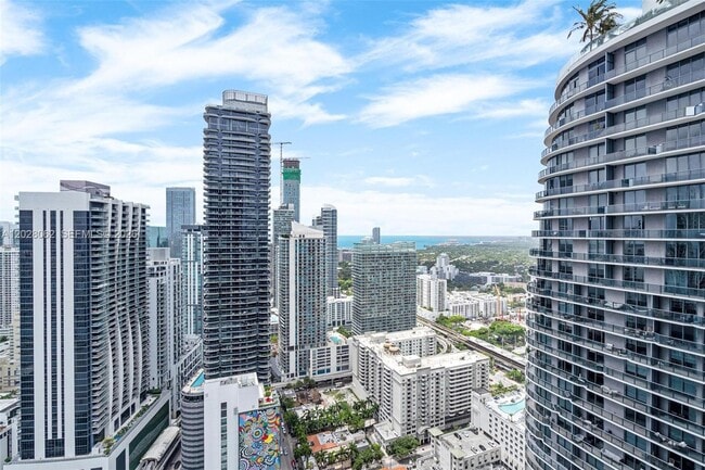 Building Photo - 801 S Miami Ave