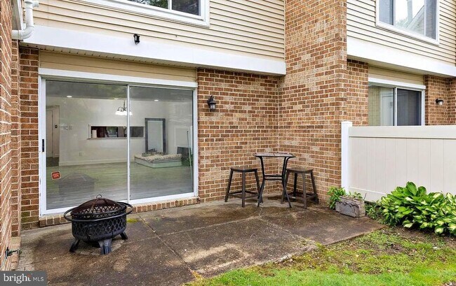 Building Photo - 1139 Thackary Ct