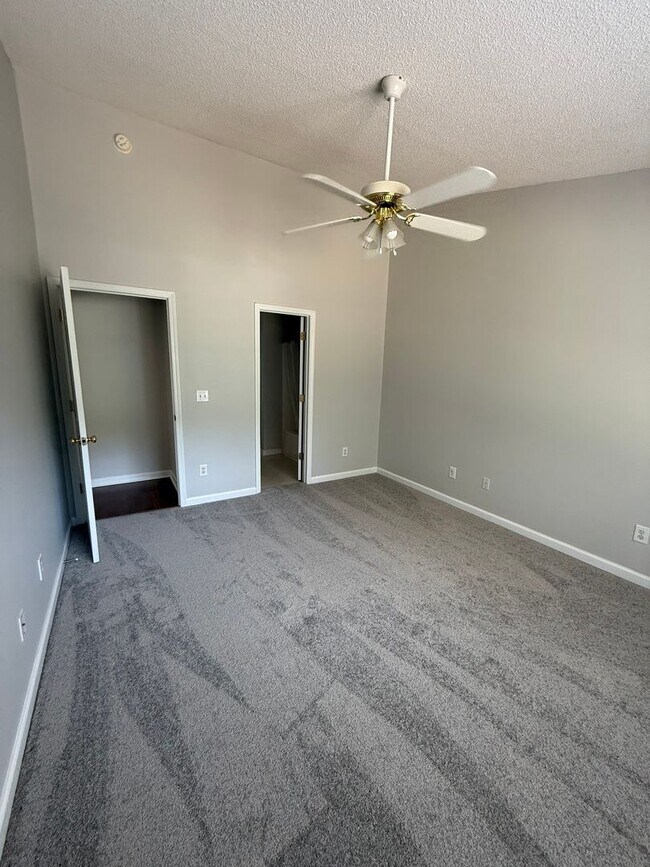 Building Photo - Lexington - Please call Lexington office to view - 803-359-0793