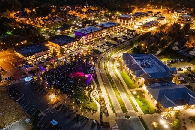 Building Photo - 925 Briars Bend