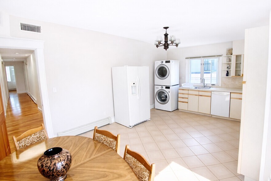 Laundry - 208 Rawson Rd