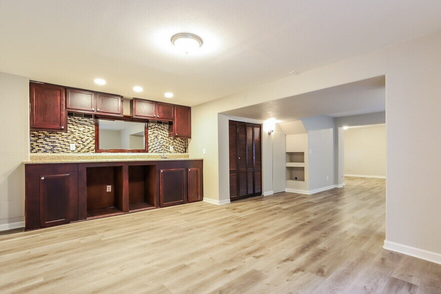 Building Photo - 11594 Oswego St