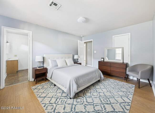 Building Photo - 611 Walker Rd