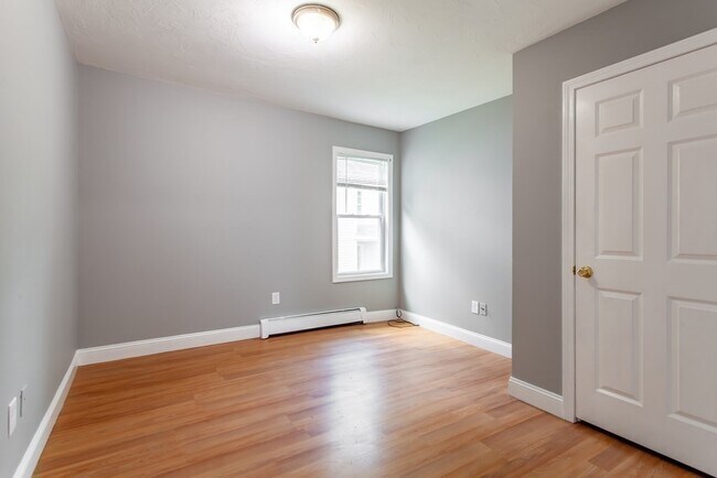 Building Photo - 14 Benefit Terrace