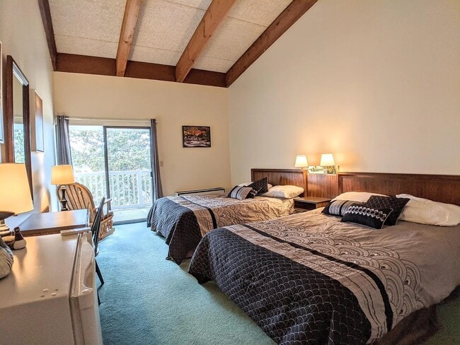 Building Photo - Cedar Lodge-308