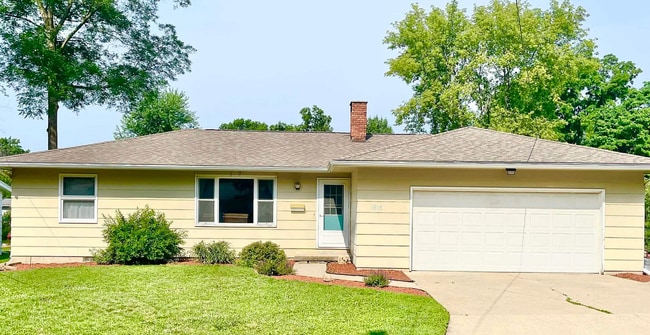 Building Photo - 1915 Highview Ct