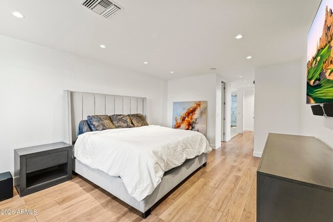 Building Photo - 6834 N 72nd Pl