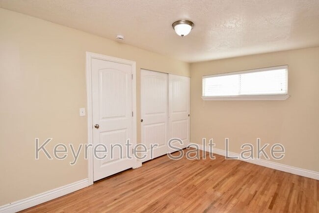 Building Photo - 7340 Cottonwood St