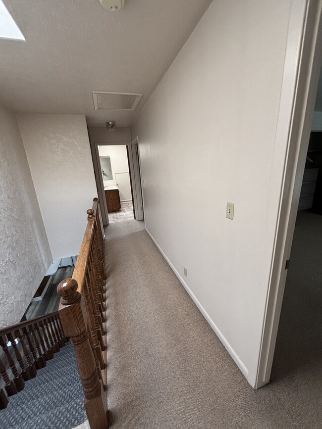 Building Photo - 187 E 5th St