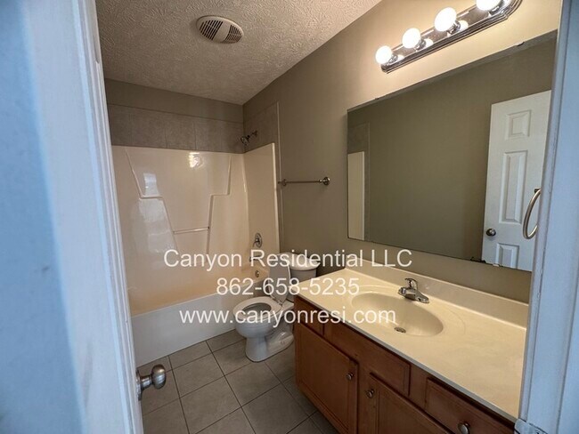 Building Photo - 1247 Chimney Swift Dr