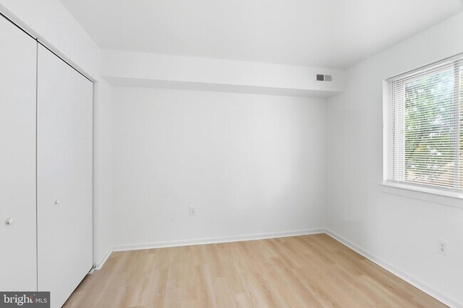 Building Photo - 5005 Green Mountain Cir