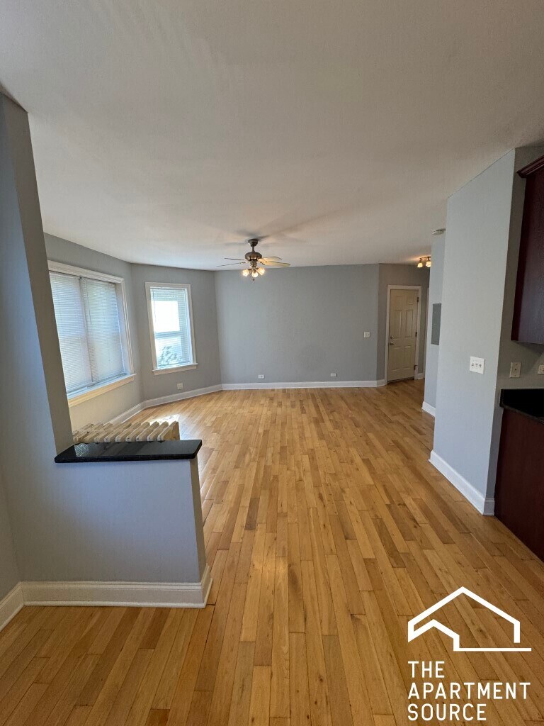 Building Photo - 2901 N Kolmar Ave