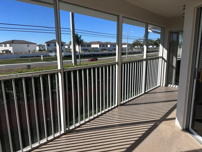 Building Photo - 2246 SE 27th Dr