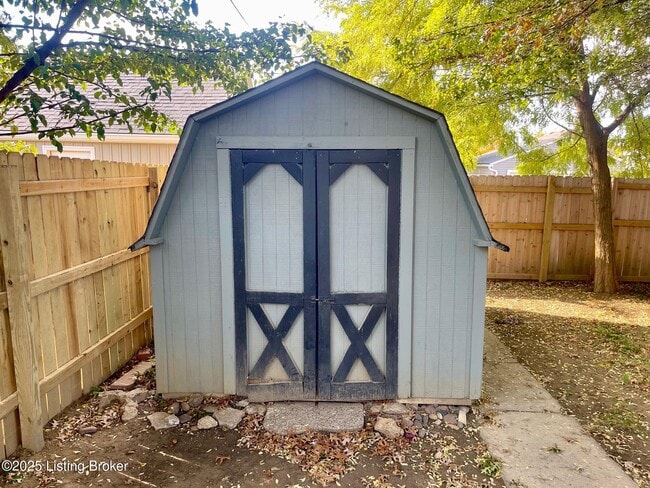 Building Photo - 1122 Forrest St