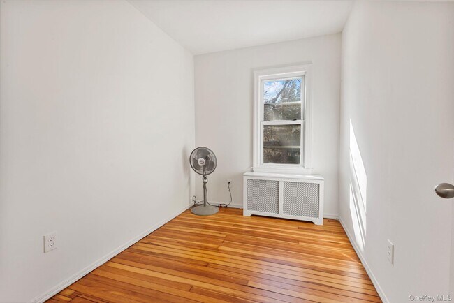 Building Photo - 500 5th Ave