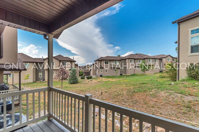Building Photo - 1638 E Aspen Loop