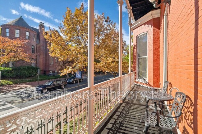 Building Photo - 4 Logan Cir NW