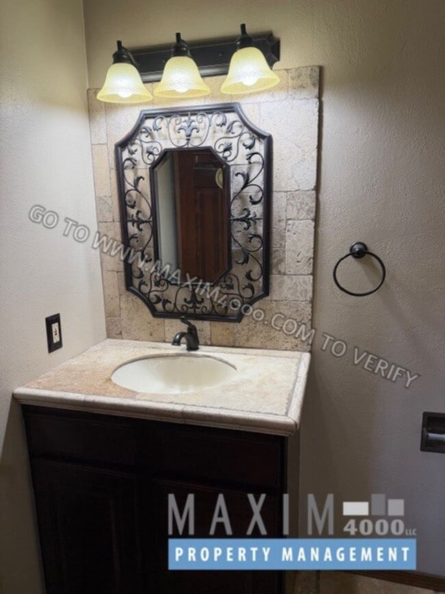 Building Photo - 3530 Ponderosa Way