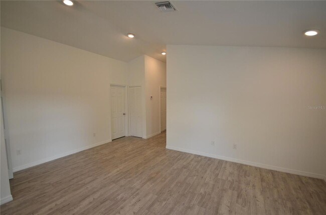 Building Photo - 2225 Carver Ave