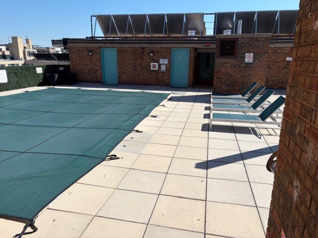Roof deck w/ pool - 1718 P St NW