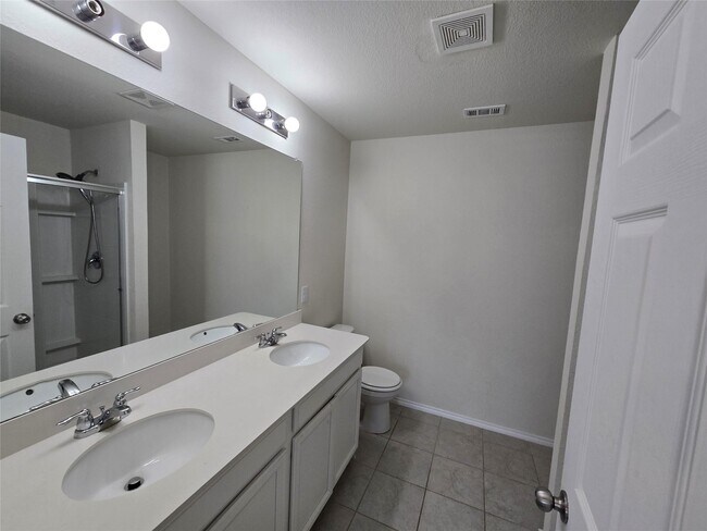 Building Photo - 1126 Ainsley Ln