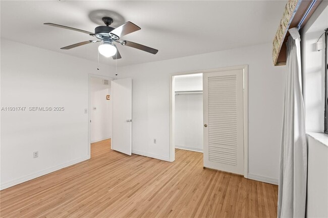 Building Photo - 736 Alhambra Cir