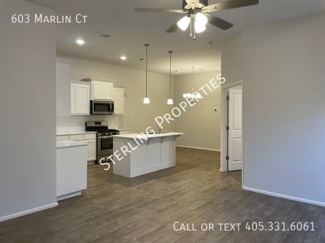 Building Photo - 603 Marlin Ct