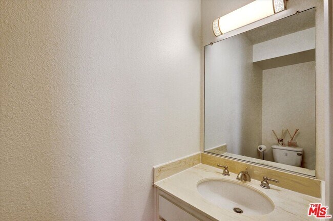 Building Photo - 9634 Via Rimini